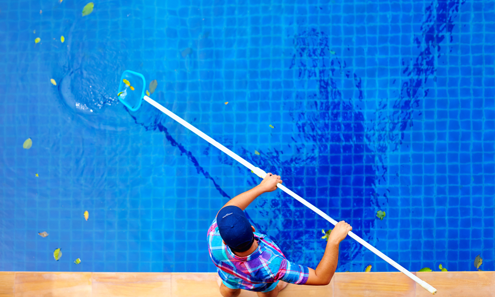 spartan-blog-cleaning-pool